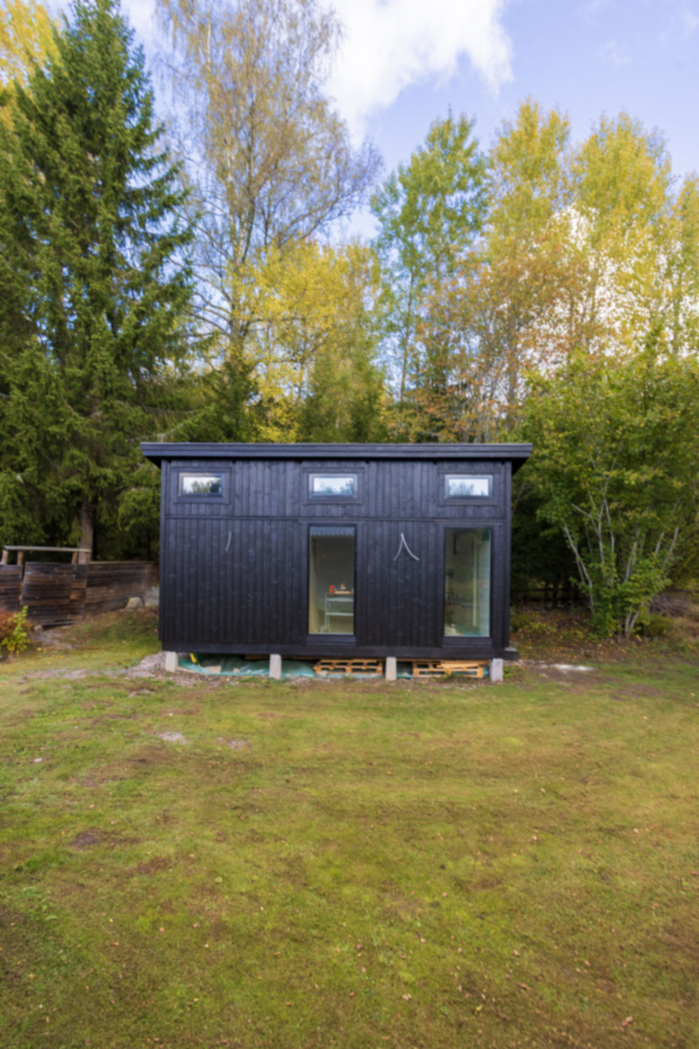 Bild på attefallshus under uppbyggnad