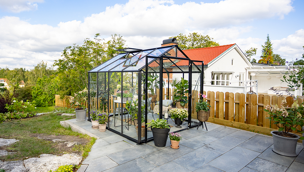 Olivia växthus från Skånska Byggvaror.