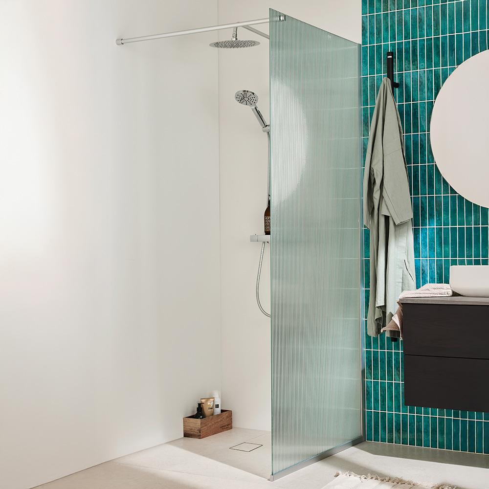 Noro Frost duschvägg silver i räfflat glas