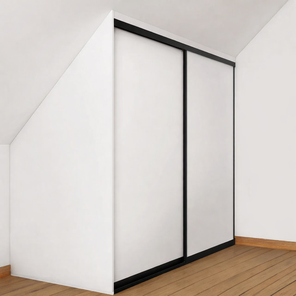 Lav - Hvit/Sort m sorte skinner Garderoben for den med lavt tak