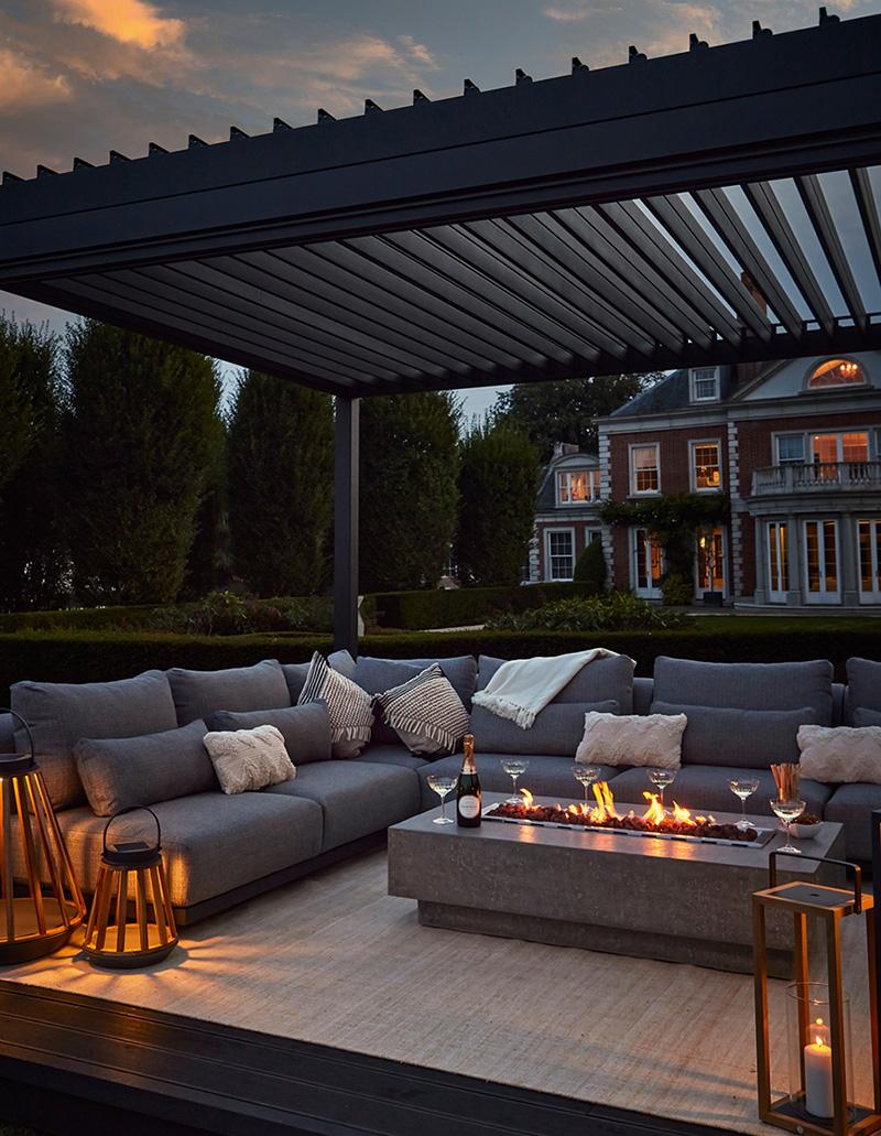 Pergola inspirasjon lounge på kvelden